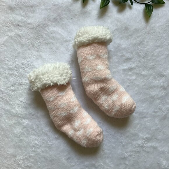 Handmade Baby Hat & Sherpa Slipper Socks Set Size 6-12M | Cream Pink Winter GUC - Picture 13 of 16